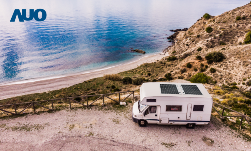 「可撓輕量化太陽光電板SunCurva」使用輕量特殊耐候型複合板取代傳統太陽能板的玻璃前板，不僅降低70%重量，每米平方僅3Kg；具有抗衝擊性能及通過電磁相容性測試，可應用於交通運輸工具，如露營車、遊艇等